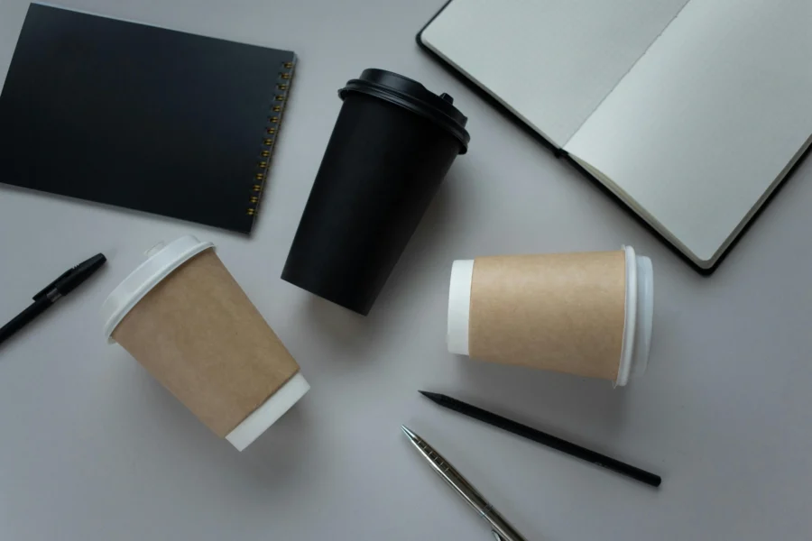 merchandising para pequeñas empresas JC Articles vasos, libretas, bolígrafos